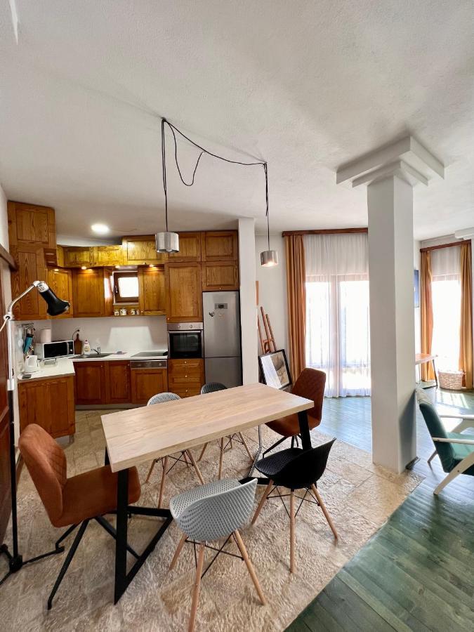 Apartments Rux De Luxe Бар Екстериор снимка
