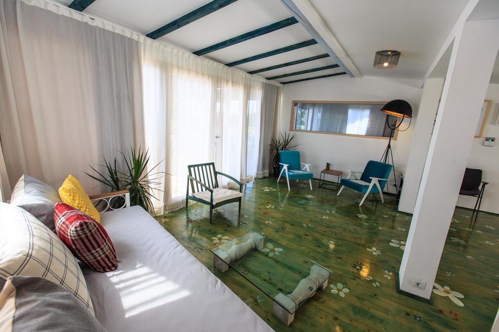 Apartments Rux De Luxe Бар Екстериор снимка