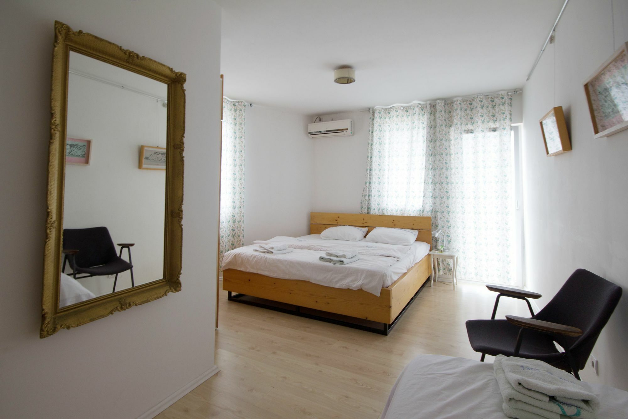 Apartments Rux De Luxe Бар Екстериор снимка