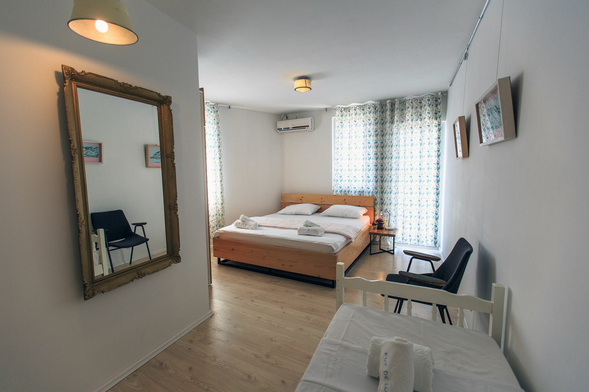 Apartments Rux De Luxe Бар Екстериор снимка